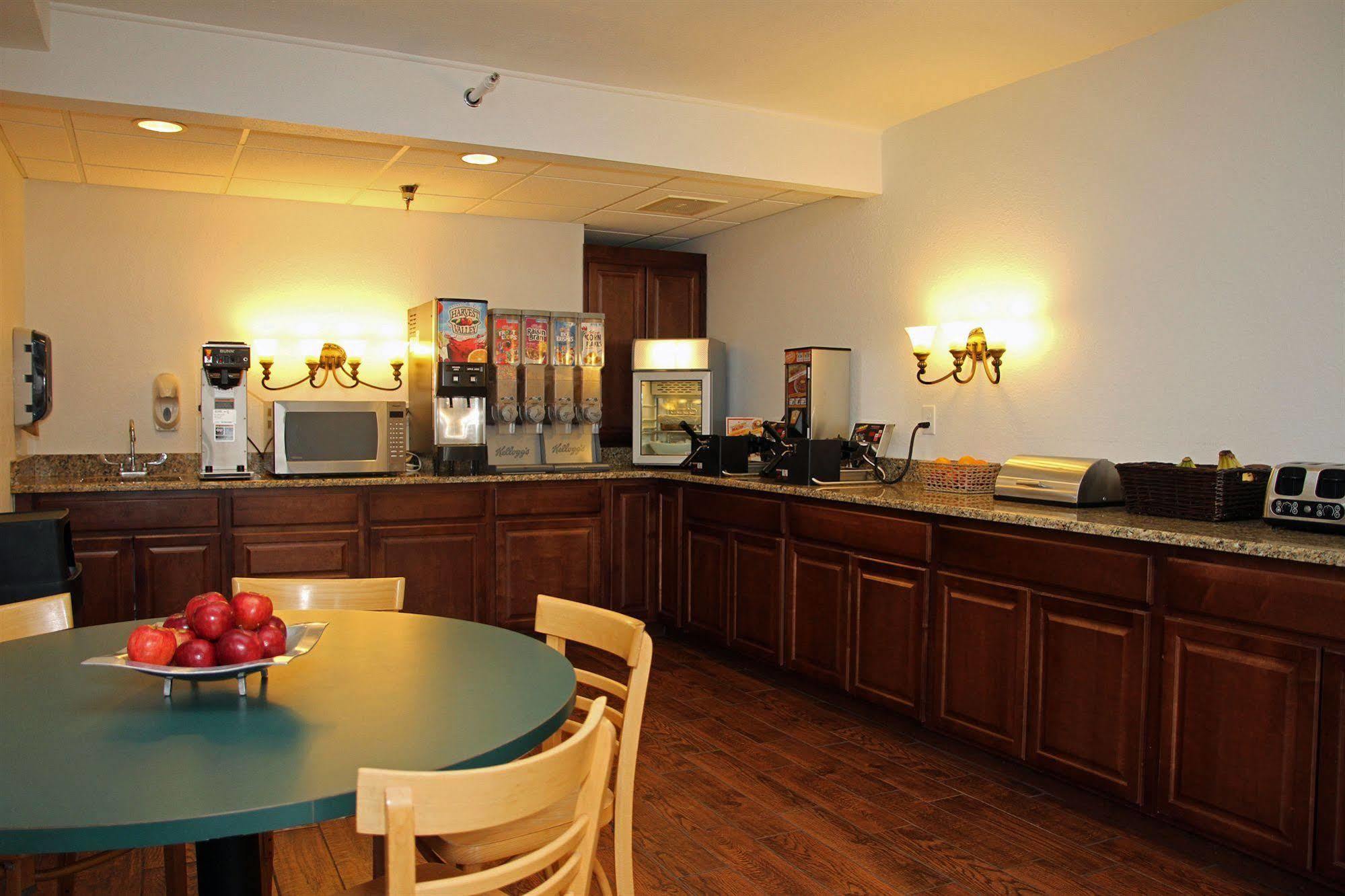 Beachfront Hotel Houghton Lake Zewnętrze zdjęcie