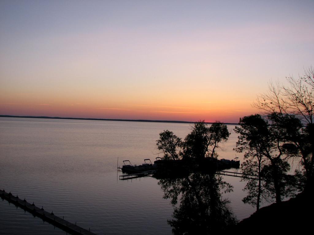 Beachfront Hotel Houghton Lake Zewnętrze zdjęcie